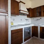 Roberta-5 Beds,ac