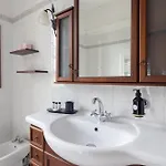 Roberta-5 Beds,ac 아파트 *