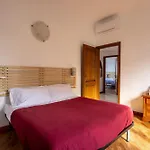 Roberta-5 Beds,ac 아파트 *