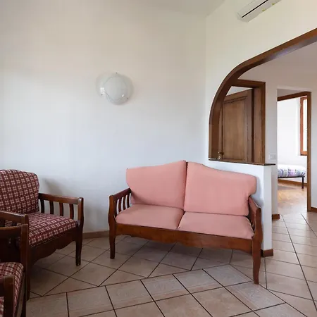 Roberta-5 Beds,ac