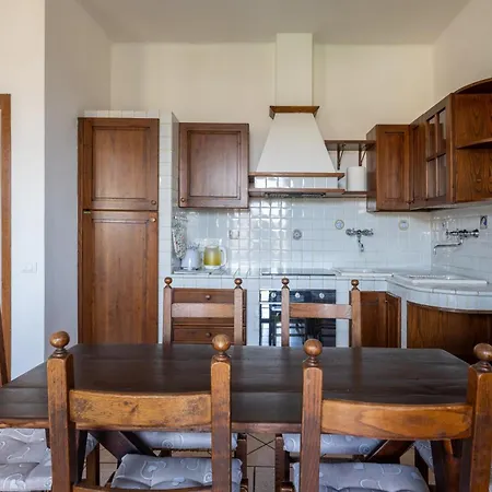 Roberta-5 Beds,ac