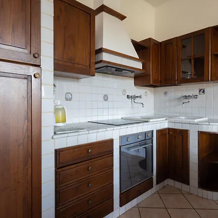 Roberta-5 Beds,ac