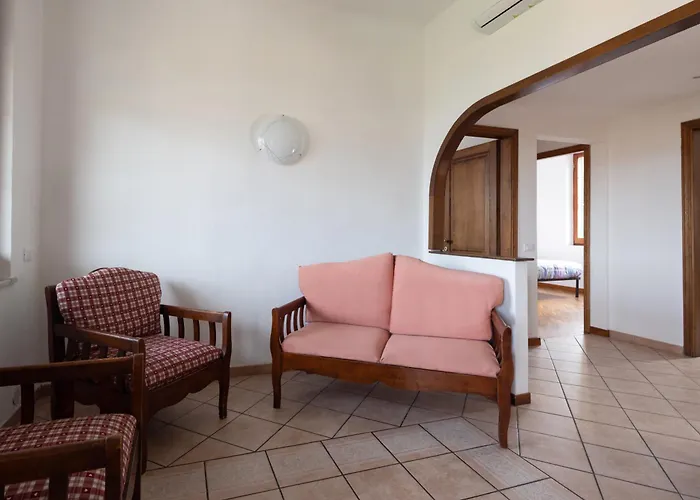 Roberta-5 Beds,ac