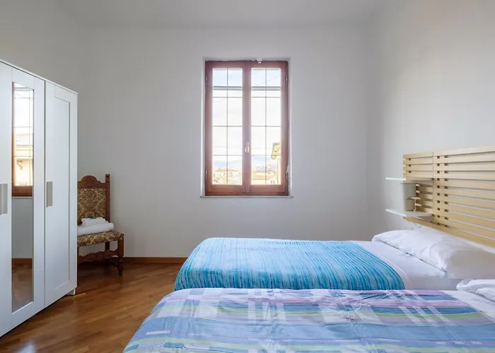 Roberta-5 Beds,ac Apartment